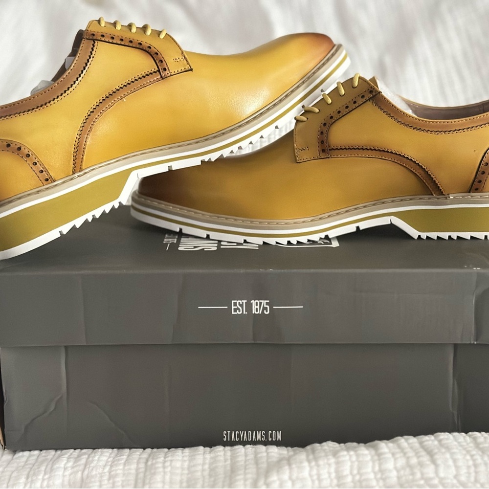 Stacy Adams Tan and Yellow Oxfords with Lace-Up (Barringer Plain Toe Oxford)